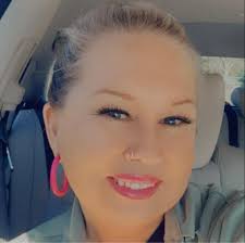 Wanda Stylist at Unity Salon 3:16