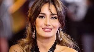 به گزارش گروه ترجمه رکنا. Ù„ÙŠÙ‡ Ø¹Ù…Ù„ØªÙŠ ÙƒØ¯Ù‡ Ø§Ù†ØªÙ‚Ø§Ø¯Ø§Øª Ù„Ù€ Ø­Ù„Ø§ Ø´ÙŠØ­Ø© Ø¨Ø³Ø¨Ø¨ Ø¹Ù…Ù„ÙŠØ§Øª Ø§Ù„ØªØ¬Ù…ÙŠÙ„ ØµÙˆØ±