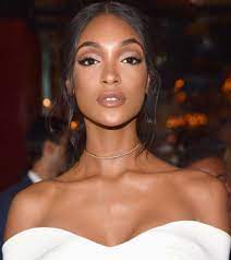 Make Up For Dark Skin Tones Dark Skin Makeup Simple Wedding Makeup Gorgeous Makeup