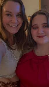 Lacey Gee's Instagram, Twitter & Facebook