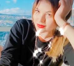Dikkat Pinler Cok Guzel Offici Adli Kullanicinin Fenomenler Panosundaki Pin Guzellik Fotograf Cekimi Unluler Kizlar