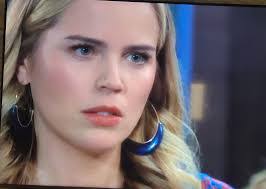 Elizabeth Maxie's Instagram, Twitter & Facebook