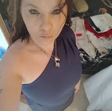 I'm currently driving to Edmonton from GP. About halfway between Fox Creek  and Whitecourt, right after the road construction, there is a dog crate in  the right hand ditch! I caught it