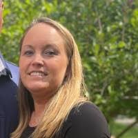 Jennifer Degraw's Instagram, Twitter & Facebook