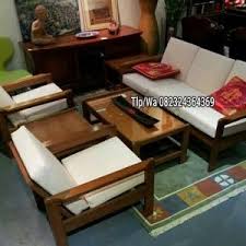 Kursi yang dijadikan sebagai perabot rumah tangga yang difungsikan untuk mempercantik desain dan dekorasi rumah dan ruang tamu tanpa. Harga Kursi Kayu Jati Minimalis Unik Toko Mebel Jepara Online Harga Furniture Jati Minimalis Klasik Modern
