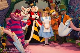 Dde May 2013 Disney Dreamers Everywhere Gala Dinner Show And Grand Finale Disney Alice Disney Face Characters Alice In Wonderland Characters