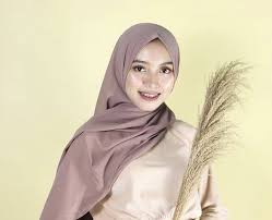 Sesuai dengan namanya, fosil manusia purba ini ditemukan di daerah ngandong dan sangiran, solo, tepi bengawan solo. Jangan Sampai Salah Ini Cara Memakai Hijab Sesuai Bentuk Wajah Line Today Line Today