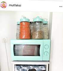 Toplanmış eşyalar(ataşehir boyacı ) tavan boyanırken boya olmaması için mutlaka pratik örtüyle kapatılmalıdır. Sprey Boyayla Beyaz Esya Boyama