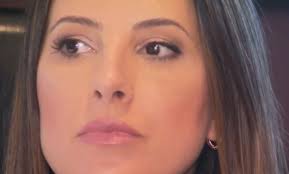 Farmacêutica que vendeu curso sobre peeling de fenol para influencer presta  depoimento à polícia em Curitiba