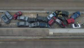 Check spelling or type a new query. Autoroute Aux Etats Unis Un Carambolage Geant Fait Cinq Morts Et Plus De Trente Blesses 24 Heures