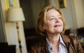 2017 nemám rád lidi, kteří rádi a často dávají na odiv své já, své bývalé zásluhy jako obroditelé, spasitelé, světlonoši a zakladatelé lepších zítřků, „prsí se zásluhami. Magda Vasaryova 67 O Uprchlicich Znasilnovani Je Jen Propaganda Ahaonline Cz