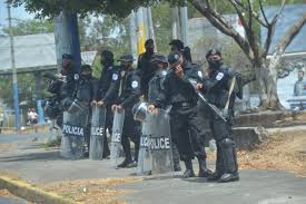 Ramiro mantilla, comandante de la policía nacional, habla sobre los atentados en esmeraldas. Opositores Impulsan Jornada De Duelo Nacional Por Victimas De La Represion De 2018 Y Po Arrecia Asedios