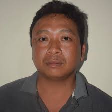 Bị nện búa vào đầu vì can ngăn đánh nhau