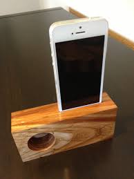 Iphone And Cypress Wood Music Box Speaker Suporte Para Celular Celular