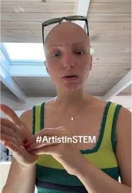 Hey Siri navigate me to the nearest lined notebook #artistinstem #alopecia