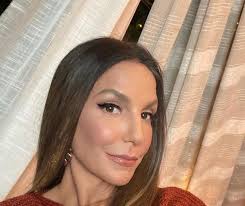 Ivete maria dias de sangalo cady (brazilian portuguese: Ivete Sangalo Admite Exercitar A Calma Da Hora Em Que Levanta Ate Ir Dormir Quem Quem News