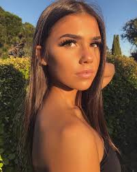Anyone know the shade name for Leah Halton's brown hair?? I have very dark  brown almost black hair but I really want her hair shade, however I'm not  sure what the shade