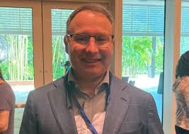 FLORIDA'S CHESS PRINCE ABDICATES