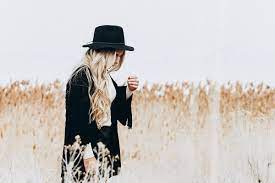 Read full profile when you're starting out blogging, it can be a bit overwhelming. 15 Creative Lifestyle Bloggers You Need To Follow This Year 2020