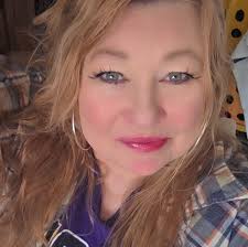 Where do people tailgate for Minnesota Vikings games?