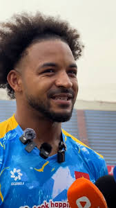 HLV Kim chúc Nguyễn Xuân Son ghi bàn