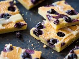 Schneller Heidelbeer Becherkuchen Vom Blech Rezept Becherkuchen Rezepte Schneller Kuchen