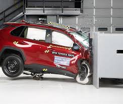 But the awful front grill, bad infotainment set up, several reviews discussing poor cornering, mediocre gas. Would You Be Happier With A Toyota Rav4 Or A Highlander