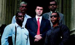 Isso o falando de policiais…. Desarmamentista Marcelo Freixo Psol Conta Com Dez Homens Armados Como Segurancas