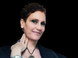 Lynette Baker's Instagram, Twitter & Facebook