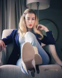 Goddess Jasmine Mendez Domme Addiction Daily Fix: Monday September 18th  2023 - Domme Addiction