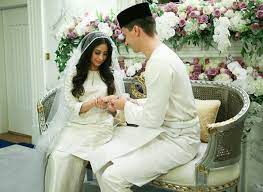 Juliana evan terima jemputan vvip perkahwinan puteri sultan johor tunku tun aminah amp dennis muhamm. Wedding Of Princess Tunku Aminah And Dennis Muhammad