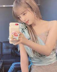 She is a former member of the . Panorama Mv 201210 Yena Ig No Izone No Wizone Facebook