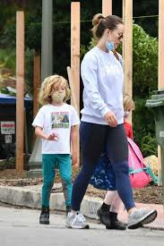 March 10, 1984) is an american actress and filmmaker. Olivia Wilde In A Gray Sweatshirt Takes Her Kids To A Kid Club In Los Angeles 07 03 2020 4 Lacelebs Co