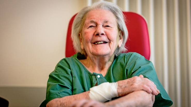 Mit 99 Jahren: Bochumerin übersteht Schlaganfall und OP