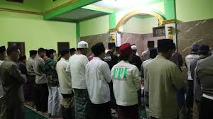 Nah, berikut ini tata cara dan panduan mudah melakukan shalat tarawih di rumah. Kronologi Munculnya Klaster Tarawih Di Banyumas Regional Liputan6 Com