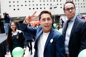 En este video hablo sobre el meme de karol dance y todo lo que acontece, mi voz estaba media rara, espero les guste :d ig: Que Esta Detras Del Repudio A Karol Dance En Las Manifestaciones