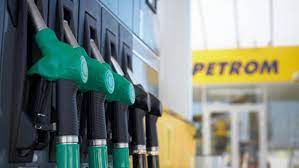 Petrom a ieftinit motorina cu cinci bani pe litru după ce, acum două zile, a operat o ieftinire uşoară, de trei bani pe litru, la benzină. Petrom A Redus PreÈ›urile La CarburanÈ›i Cu 9 Bani Pe Litru