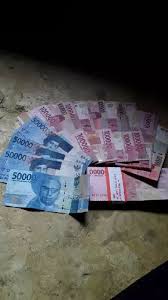 Kirim uang thr untuk keluarga bisa dilakukan lewat pegadaian. 140 Ide Duit Duit Di 2021 Uang Pencucian Uang Menyimpan Uang