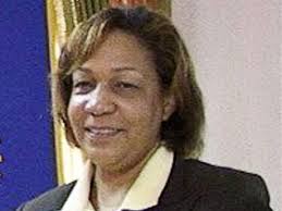 Raising the flag for a powerful PM