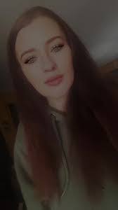 Samantha Snell's Instagram, Twitter & Facebook