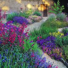 A front and rear lawn were considered imperative in a formal garden. Secrets To A Successful Cottage Garden