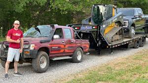 Toyota tundra gooseneck towing capacity. Watch A Beat Toyota Hilux Pickup Tow 30 000 Pounds With A Gooseneck Trailer