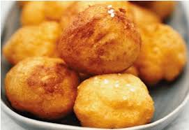 Les Pommes Dauphine Sont Des Boulettes Faites D Un Melange De Puree De Pommes De Terre Et De Pate A Cho Pomme Dauphine Recette Facile Pomme De Terre Au Fromage