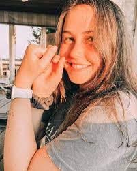 Sarah Eide's Instagram, Twitter & Facebook