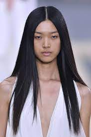 Spring Hair Trend Pin Straight Hair Thefashionspot Pin Straight Hair Straight Hairstyles Retro Hairstyles