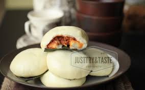Apa yang terlintas di pikiran kalian begitu membaca atau mendengar kata bakpao? Resep Bakpau Isi Ayam Suwir Pedas Yuk Gemar Membaca Just Try Taste