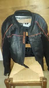 Un blouson moto en cuir est un vêtement qui vous restera fidèle très longtemps, car il assurera votre confort et votre sécurité. Achetez Blouson Cuir Bering Quasi Neuf Annonce Vente A Ajaccio 20 Wb158425000