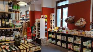 È vero si sta spos. L Ultimo Bacio Wipkingen Zurich Health Store Happycow