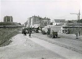 Paris Porte De Montreuil Vieux Paris Paris Paris Noir Et Blanc