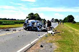 El siniestro vial se registró durante las primeras horas de hoy entre un auto y un camión sobre la mano que va hacia la. Tragedia En Santa Fe Dos Hombres Y Un Nino De 5 Anos Murieron En Un Choque En La Ruta Ao12 La Nacion